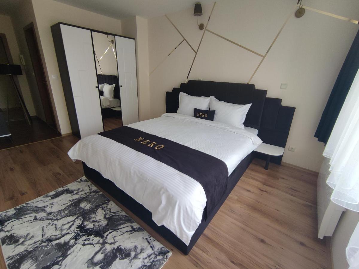 Complex Nero Aparthotel ปอมโปโรโว ภายนอก รูปภาพ