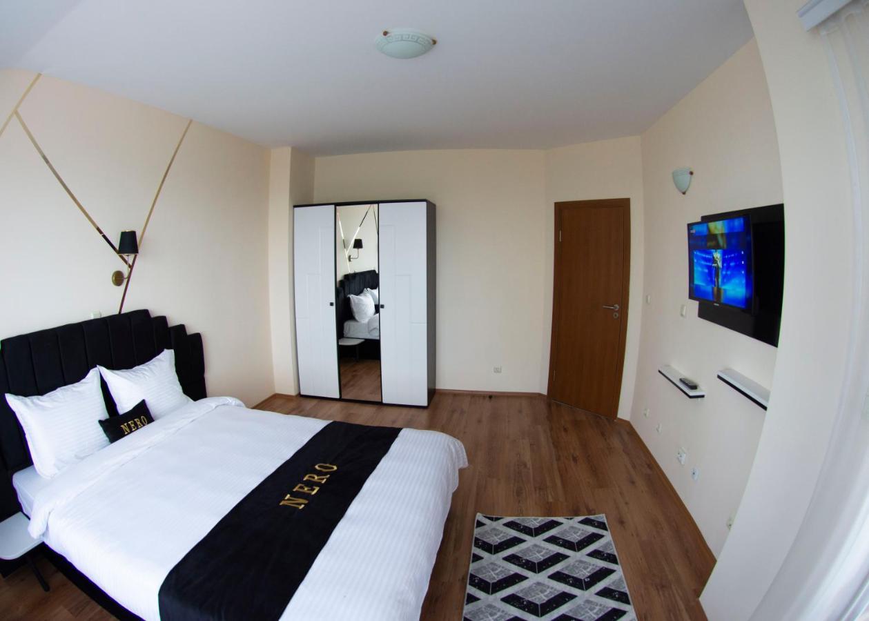 Complex Nero Aparthotel ปอมโปโรโว ภายนอก รูปภาพ