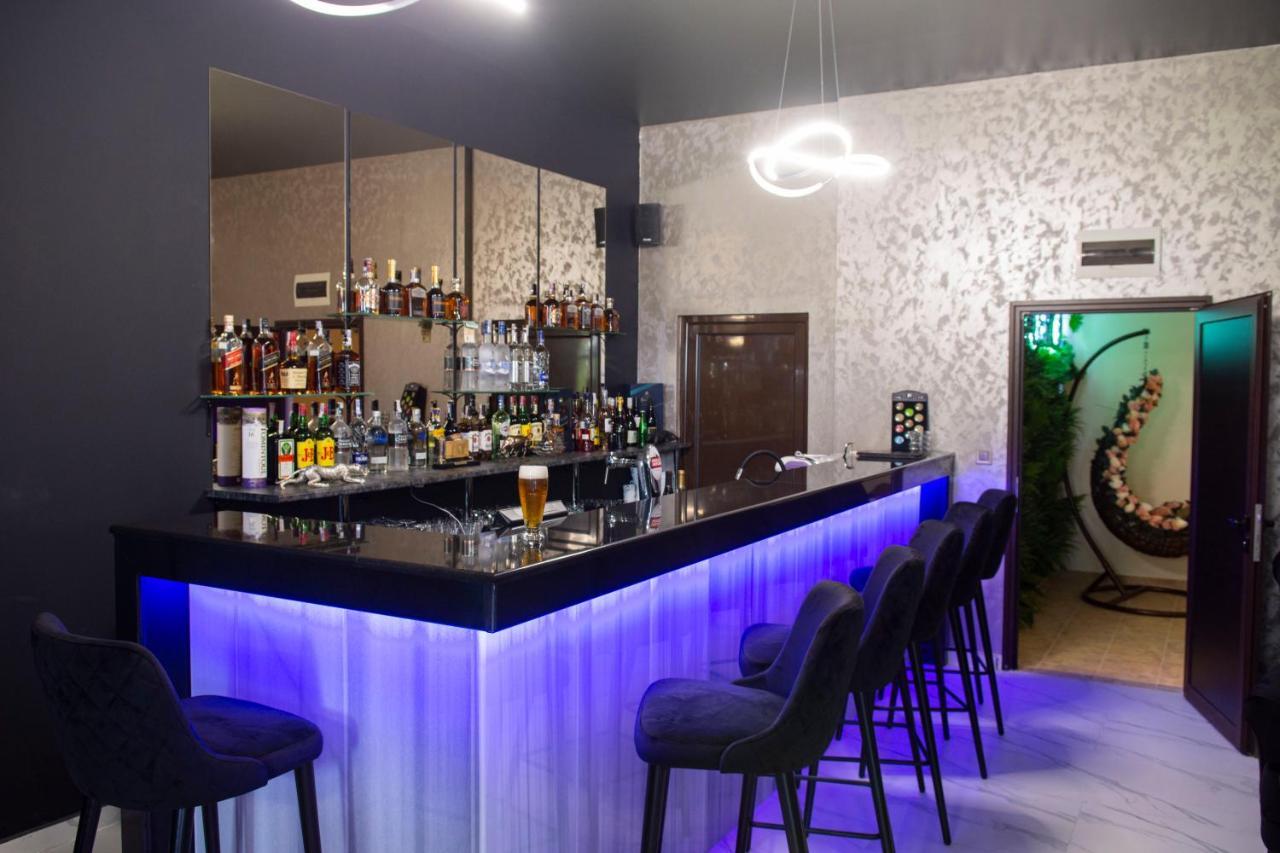 Complex Nero Aparthotel ปอมโปโรโว ภายนอก รูปภาพ