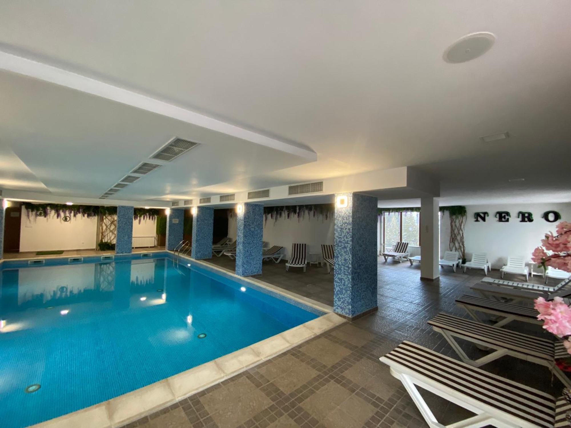 Complex Nero Aparthotel ปอมโปโรโว ภายนอก รูปภาพ