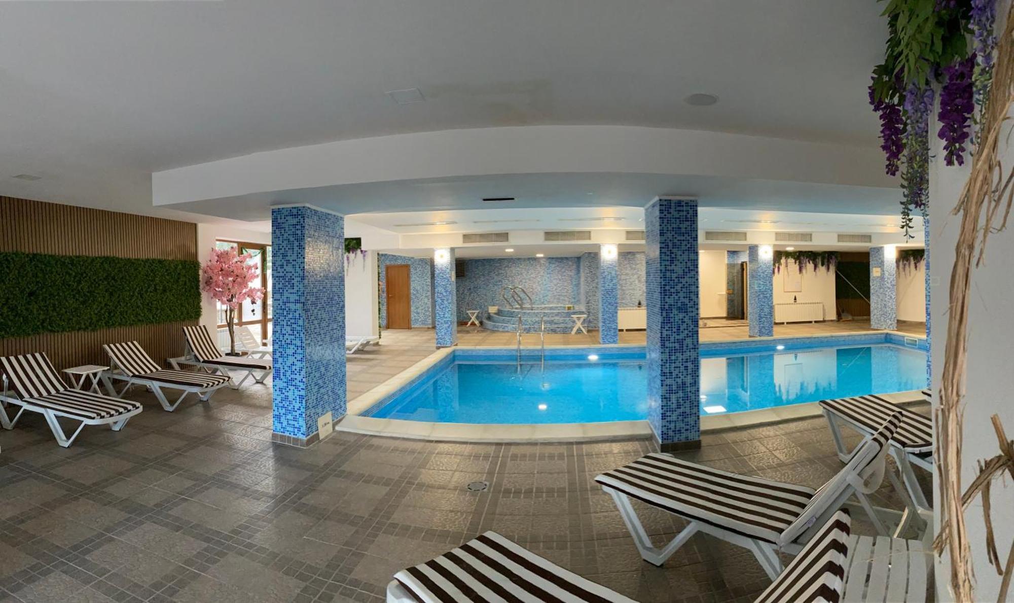 Complex Nero Aparthotel ปอมโปโรโว ภายนอก รูปภาพ